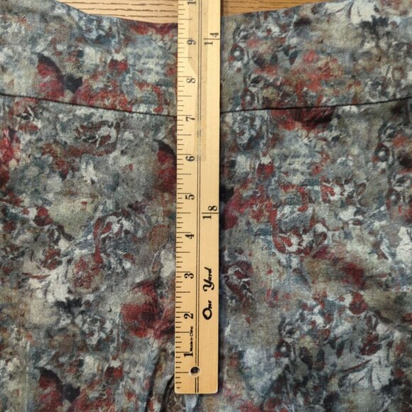 Lisette pull on grayish green burgundy modern art print slim ankle pants size 10 - Picture 10 of 13